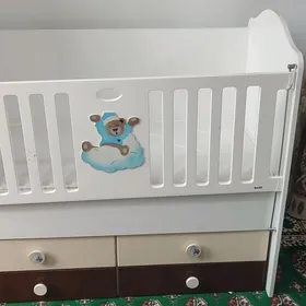 Кровать-качеля детская