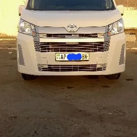 Toyota Hiace 2024