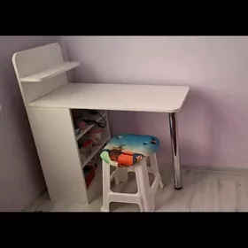 стол маникюрный