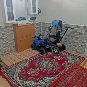 Мир 4/1 квадратная прихожая