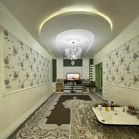 МИР 2 3КОМНАТЫ 1ЭТАЖ +ДВОРИК