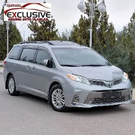 Toyota Sienna 2016