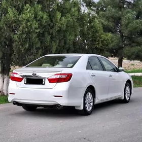 Toyota Camry 2014