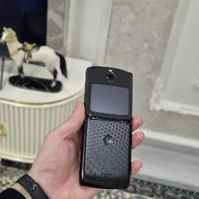 Motorolla Razr 8/128GB Flip