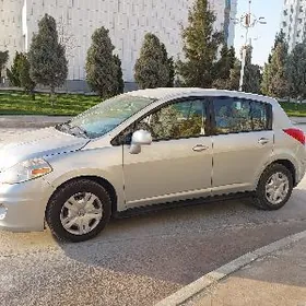Nissan Versa 2012