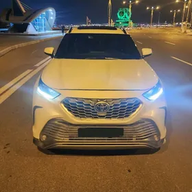 Toyota Highlander 2022