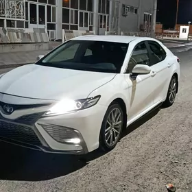 Toyota Camry 2021