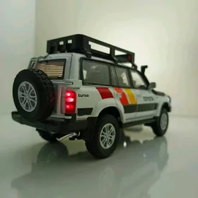 Land Cruiser demir oyunjak