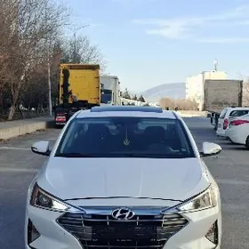 Hyundai Elantra 2020