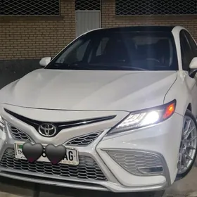 Toyota Camry 2021