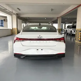 Hyundai Elantra 2021