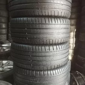 235 45 18 MICHELIN 23