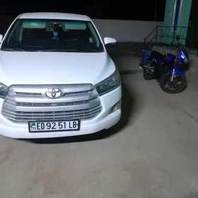Toyota Innova 2021