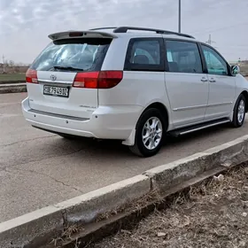 Toyota Sienna 2005