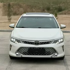 Toyota Camry 2018