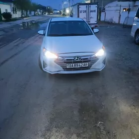 Hyundai Elantra 2020