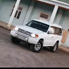 Mitsubishi Pajero 1993
