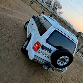 Mitsubishi Pajero 1993