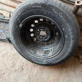 zapaska 215/65/15 kareyka