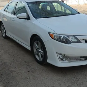 Toyota Camry 2014