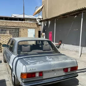 Mercedes-Benz 230E 1980