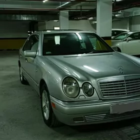 Mercedes-Benz E320 1996