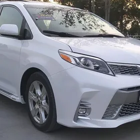 Toyota Sienna 2020