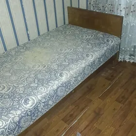 кровать односпальная