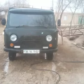 UAZ 452 1980