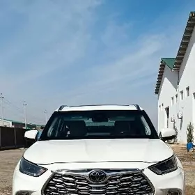 Toyota Highlander 2021