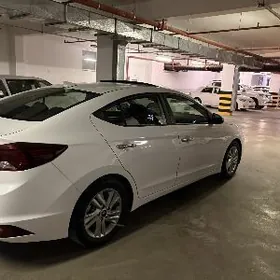 Hyundai Elantra 2020