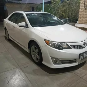Toyota Camry 2012