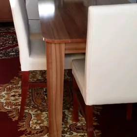 Стол с стульями