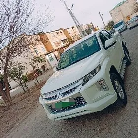 Mitsubishi L200 2021