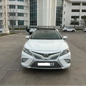 Toyota Camry 2018