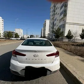 Hyundai Elantra 2020