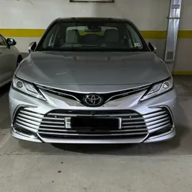 Toyota Camry 2024