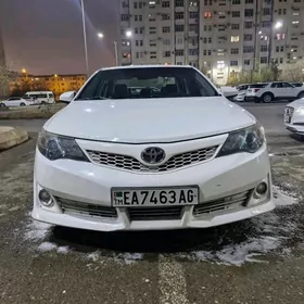 Toyota Camry 2014