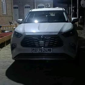 Toyota Highlander 2021