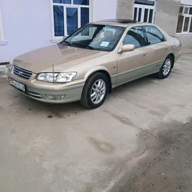 Toyota Camry 2001