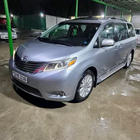 Toyota Sienna 2016