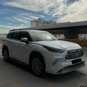 Toyota Highlander 2022