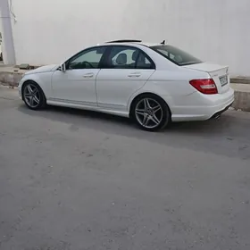 Mercedes-Benz C300 2011