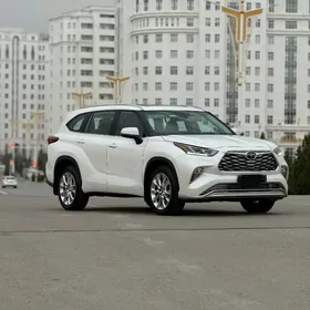 Toyota Highlander 2021