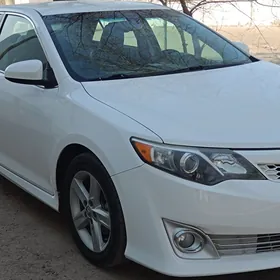 Toyota Camry 2014