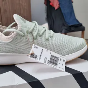 Оригинальные женские кроссовки