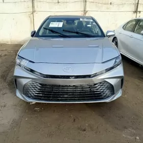 Toyota Camry 2025