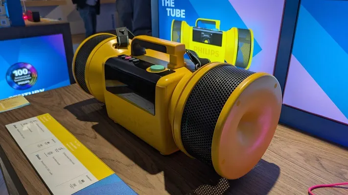Philips к своему 100-летию вернула линейку Moving Sound с дизайном в стиле 80-х