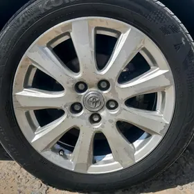 17 lik  Toyota Aurion diska
