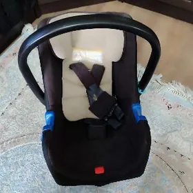 автомобильное кресло